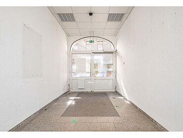 S26-04-040: Oststraße 7
							08468 Reichenbach