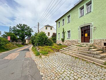 S26-04-039: Plohner Hauptstraße 13
							08485 Lengenfeld