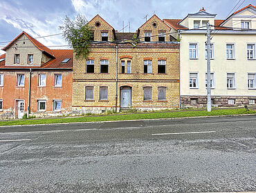 D21-03-035: Ernst-Thälmann-Straße 6
							06249 Mücheln (Geiseltal)