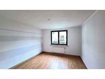 S26-04-052: Dorfstraße 10 a, 10 b
							04552 Borna