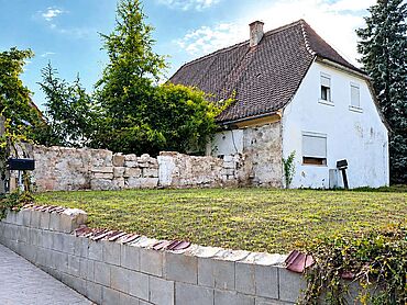 S26-04-082: Unterweiler 6
							96154 Burgwindheim