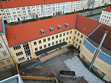 P26-03-023: Straße der Republik 26
							15890 Eisenhüttenstadt