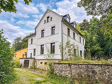 S26-04-043: Veitenhäuser 1
							08233 Treuen