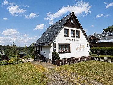 S26-03-054: Waldstraße 3
		08248 Klingenthal
