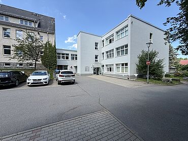 S26-03-006: Beethovenstr. 16
		09405 Zschopau