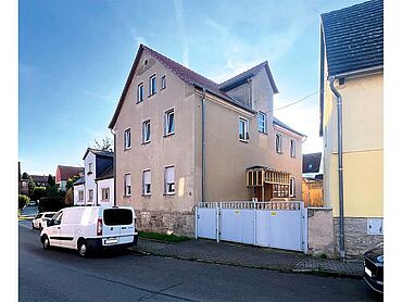 S26-04-072: Hauptstraße 4
							06711 Zeitz