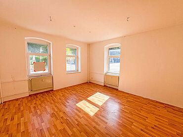 S25-04-093: Klingenthaler Str. 31
							08262 Muldenhammer