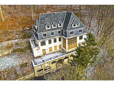 S23-01-073: Dombergweg 7
							98527 Suhl