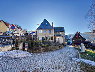 S26-02-092: Friedhofstraße 14
							01855 Sebnitz