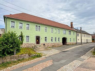 S26-04-039: Plohner Hauptstraße 13
							08485 Lengenfeld