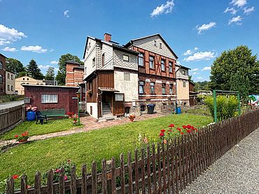 S26-03-057: Emil-Claviez-Siedlung 1-15  
		08626 Adorf/Vogtland