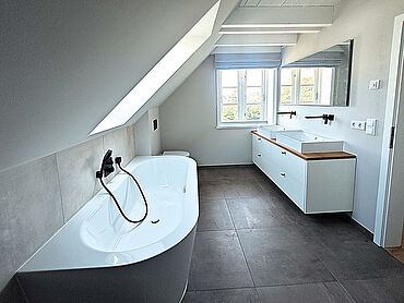 N26-03-025: Triibergem 23 und 23a
							25938 Utersum