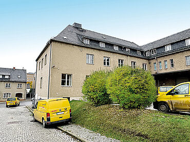P26-03-008: Hofer Straße 4
							07907 Schleiz