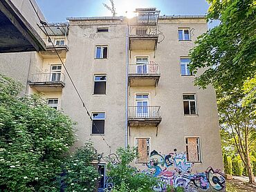 S26-03-056: Seumestraße 17
							08525 Plauen