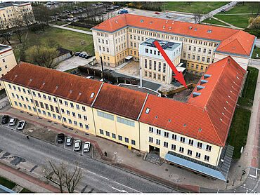 P26-03-023: Straße der Republik 26
							15890 Eisenhüttenstadt