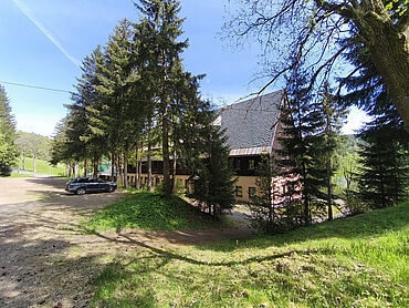 S25-03-011: Am Donnerberg 10
							01773  Altenberg