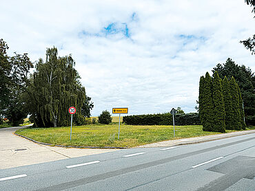 N26-02-026: Schwanbecker Straße
							17098 Friedland