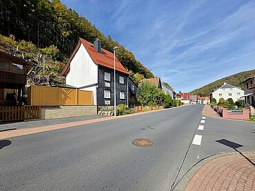 S26-04-083: Neue Hauptstraße 67
							98553 Schleusingen