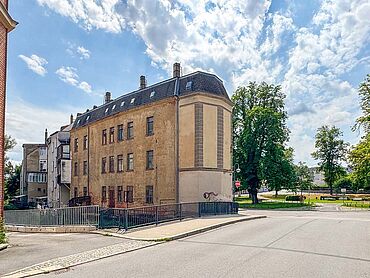 S26-03-051: Johannisplatz 1
							08412 Werdau