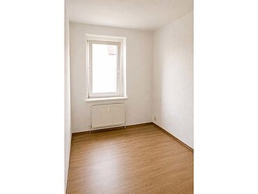 S26-03-015: Theaterstraße 4
							04720 Döbeln