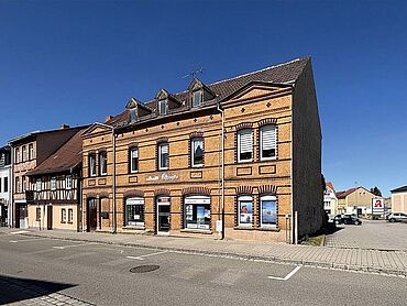 S26-03-069: Herrenstraße 12
							06679 Hohenmölsen