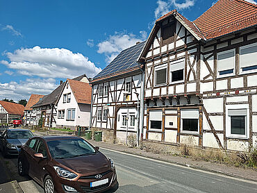 W25-03-005: Hofgeismarer Straße 8
							34388 Trendelburg