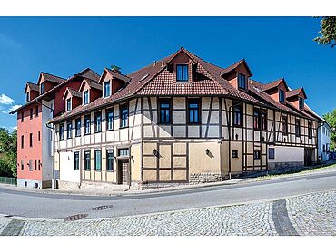 S26-04-080: Zur Hauptstraße 2 und 6
							99996 Unstruttal
