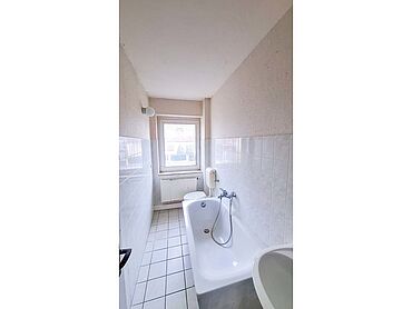 S26-01-088: Ziegelrodaer Straße 13/15
							06571 Roßleben-Wiehe
